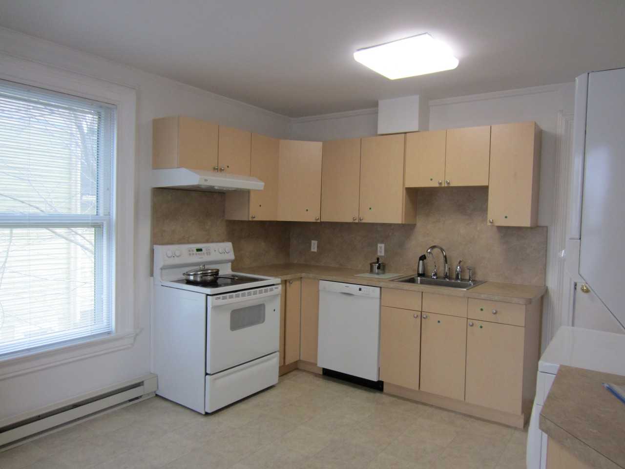 94 Park St - Photo 2 of 9