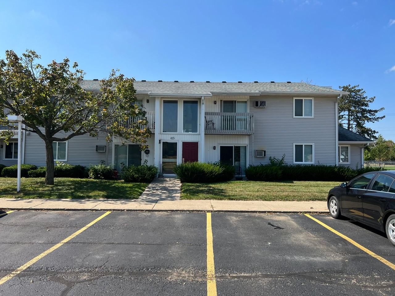 Brookfield Apartments - Photo 4 of 25