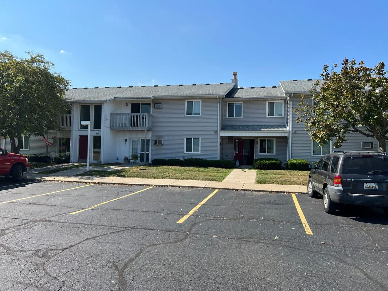 Brookfield Apartments - Photo 7 of 25