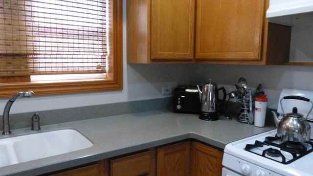 10157 86th Ct - Photo 3 of 12