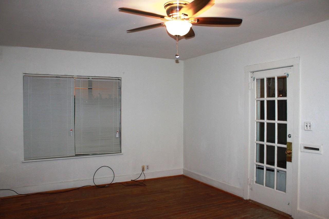 306 N Oklahoma St - Photo 3 of 15