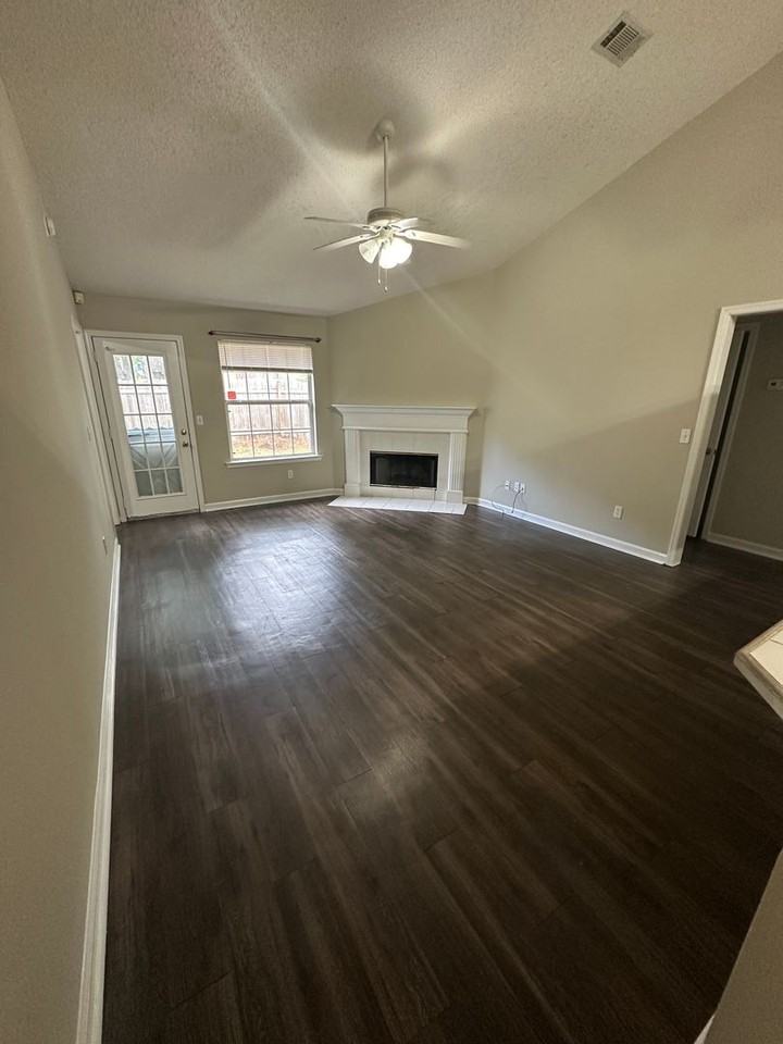 2512 Patsy Ann Ln - Photo 2 of 12