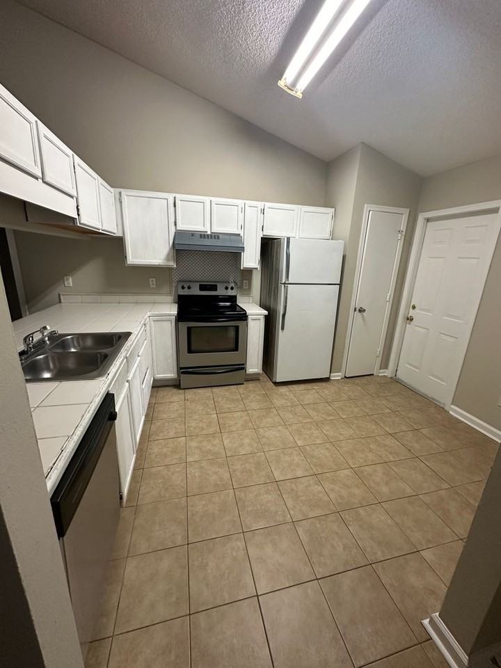 2512 Patsy Ann Ln - Photo 3 of 12