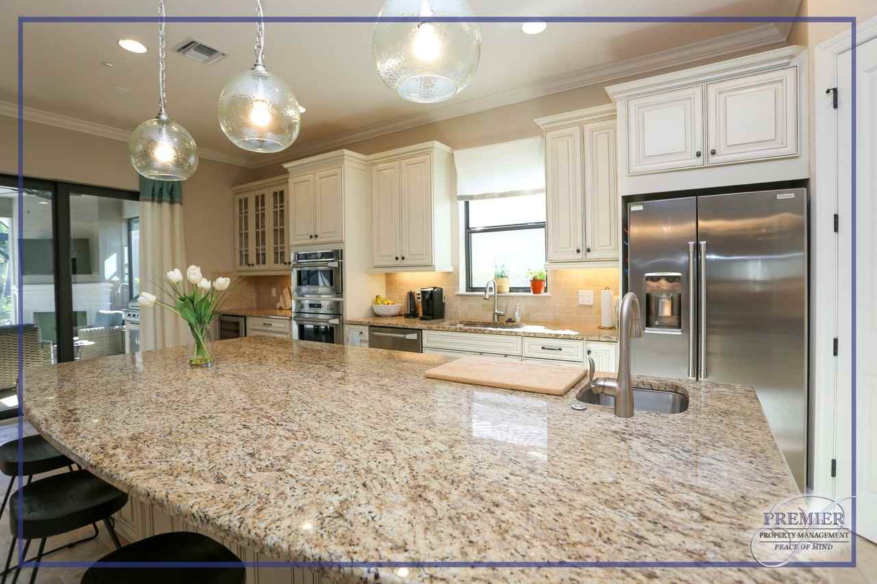 10155 Coconut Rd - Photo 3 of 34