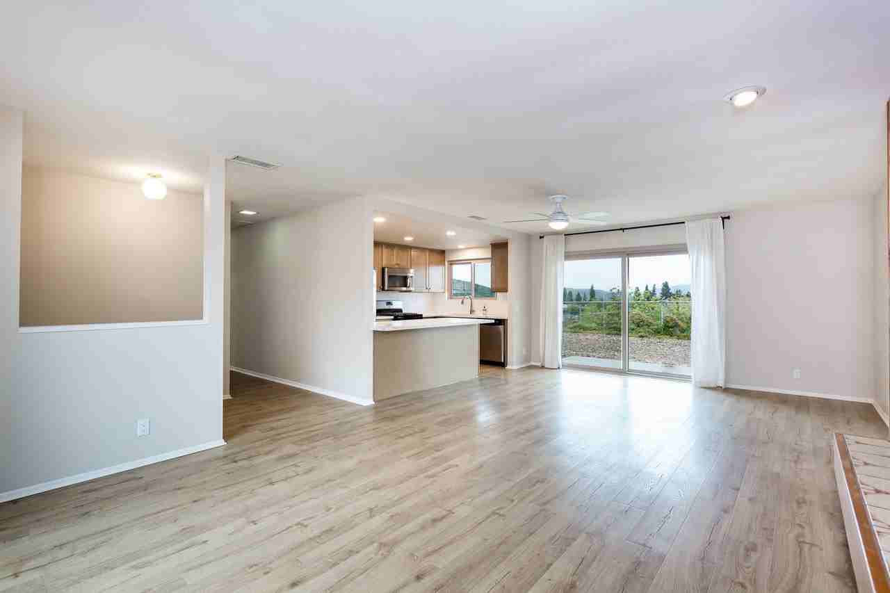 10964 Easthaven Ct - Photo 2 of 17