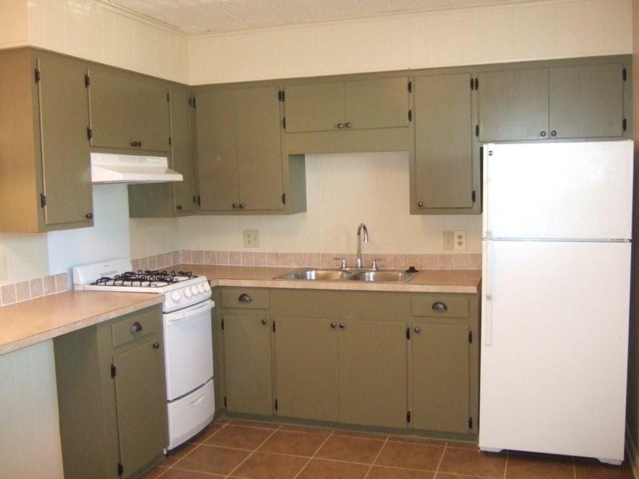 606 S Trenton St #2 - Photo 3 of 5