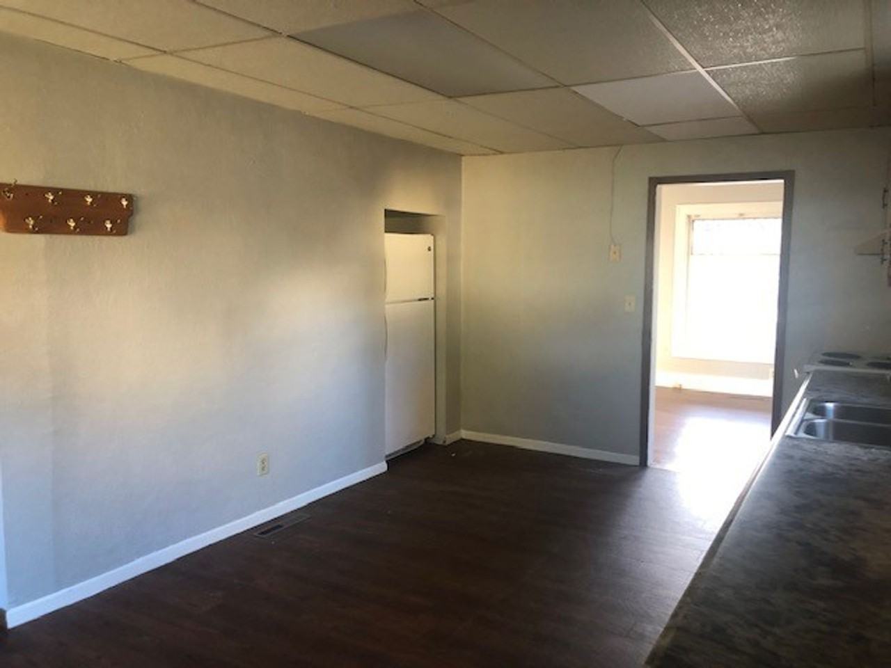 907 9th Ave Ne - Photo 4 of 13