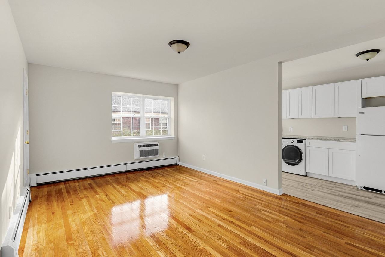 60 W Madison Ave LLC - Photo 2 of 9