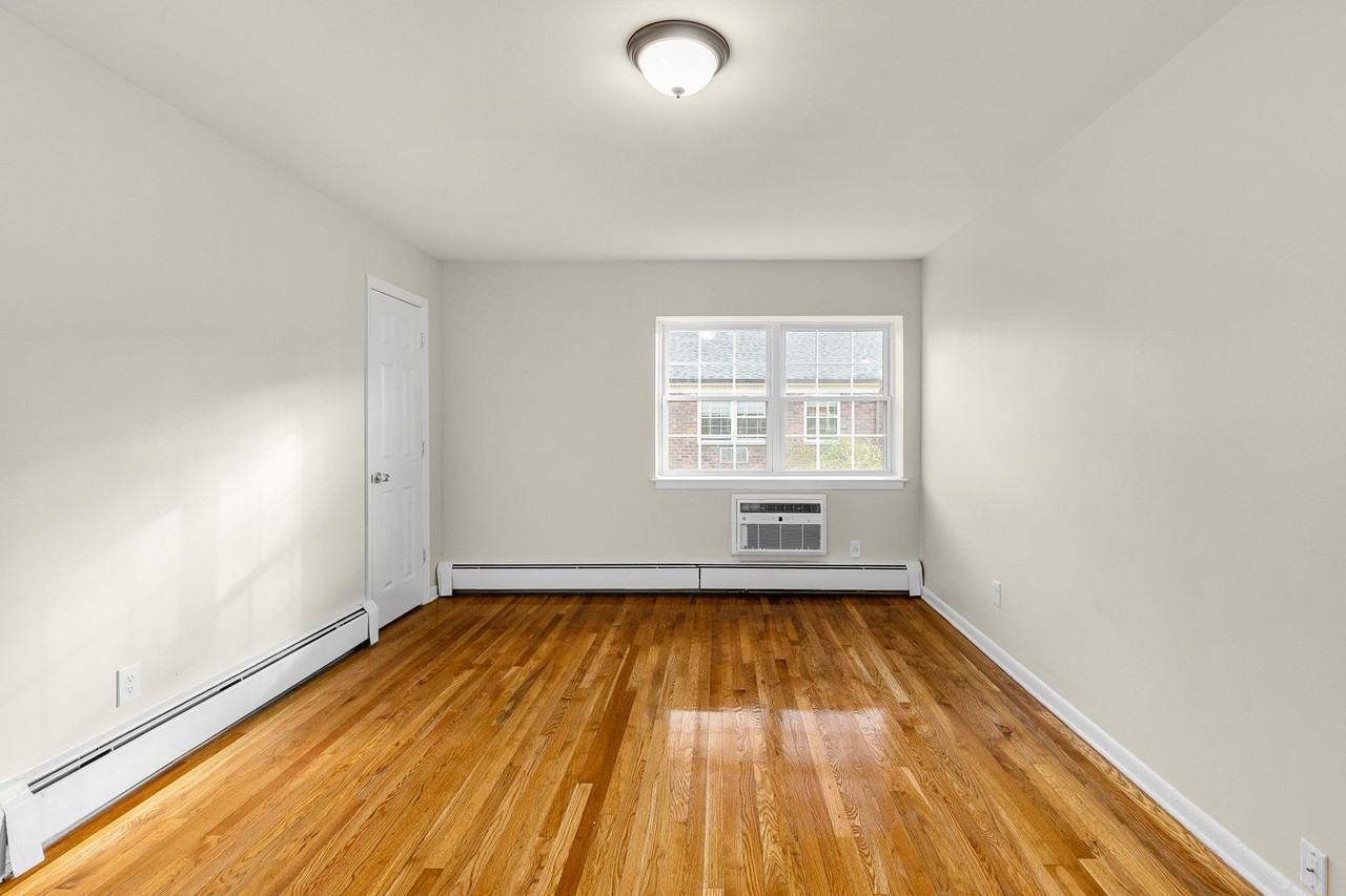 60 W Madison Ave LLC - Photo 6 of 9