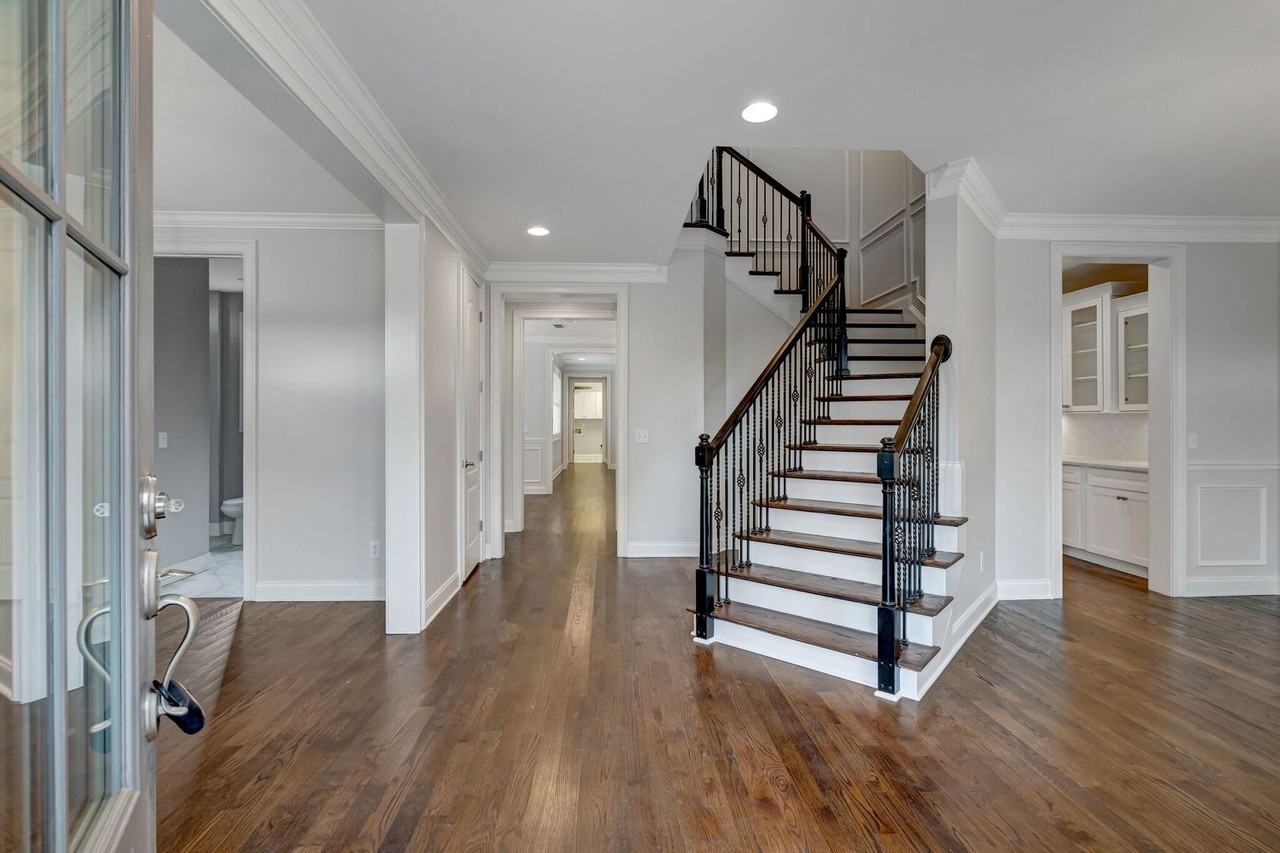 102 Fitzgerald St - Photo 4 of 50
