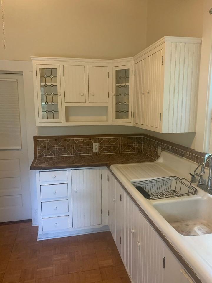 220 Ne 7th St - Photo 4 of 21