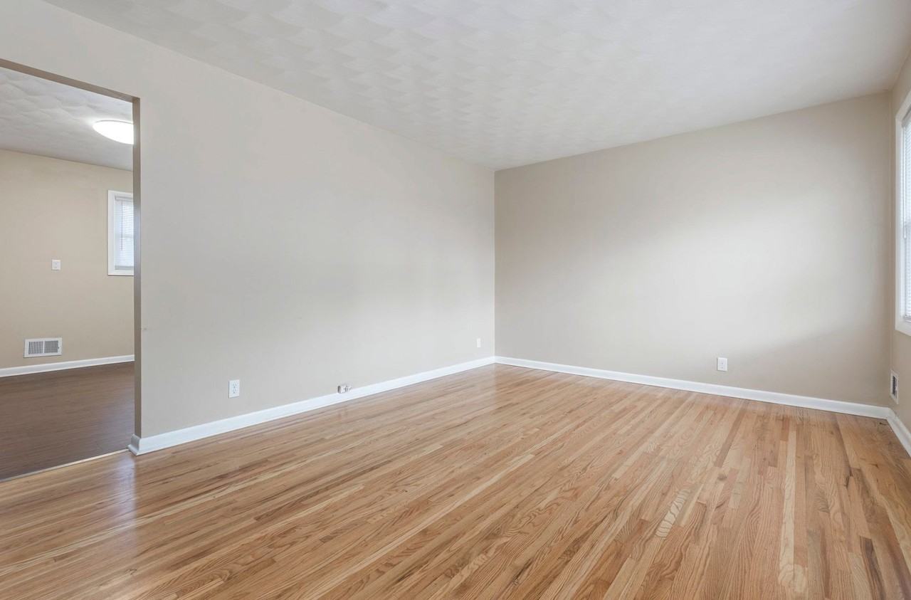 3857 Darlene Dr - Photo 3 of 31