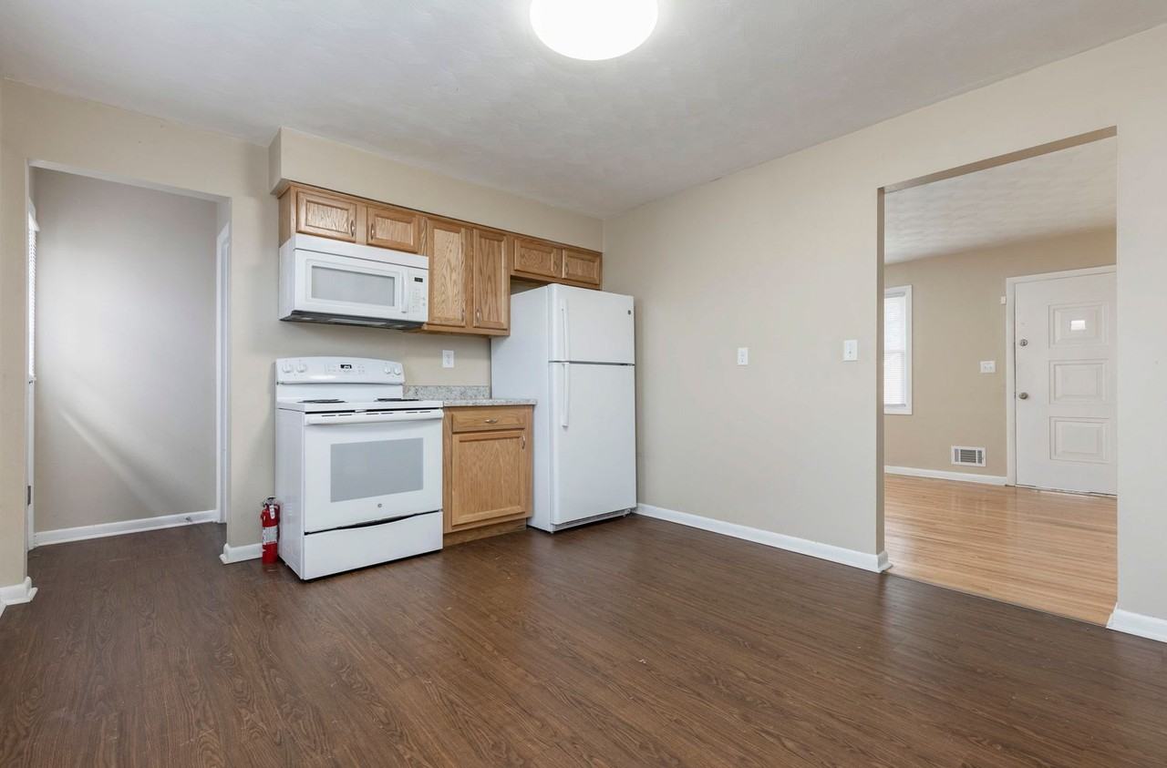 3857 Darlene Dr - Photo 7 of 31