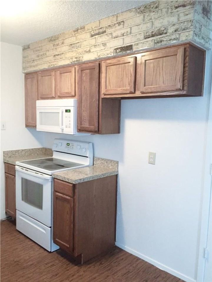 6840 Margaret Dr - Photo 5 of 25