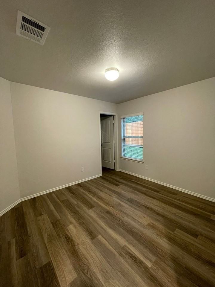 838 Faison Court - Photo 6 of 25