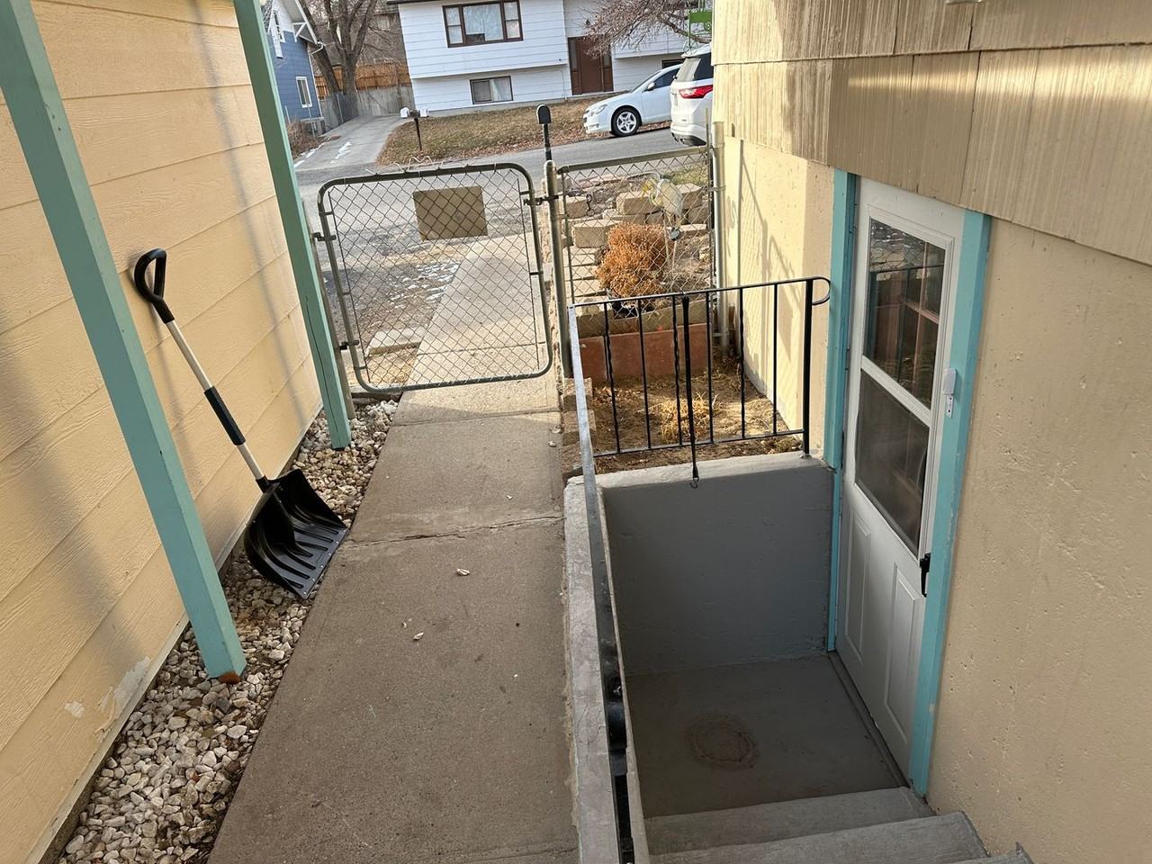 1101 1/2 Sunnyside Ln - Photo 2 of 12