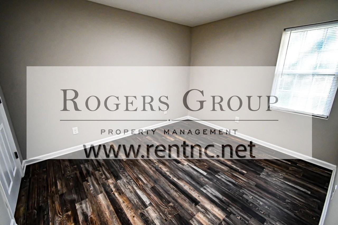 #277*** - 200-202 Dent Ln Duplex - Photo 3 of 8