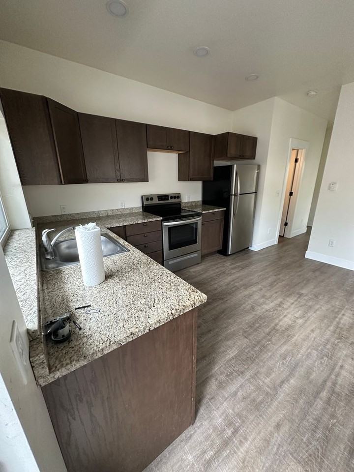 210 10th Street - Photo 3 of 6