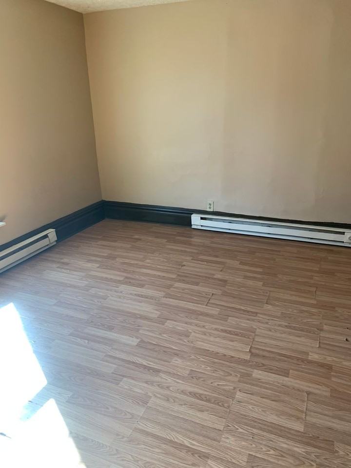 1337 Lynn St - Photo 3 of 10