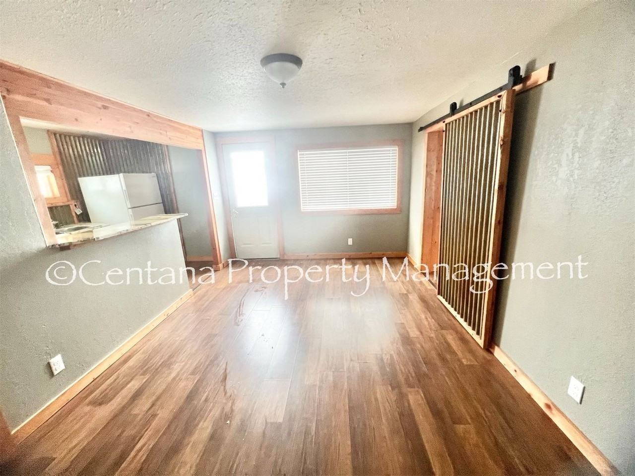 611 E. 6th St - Photo 3 of 24