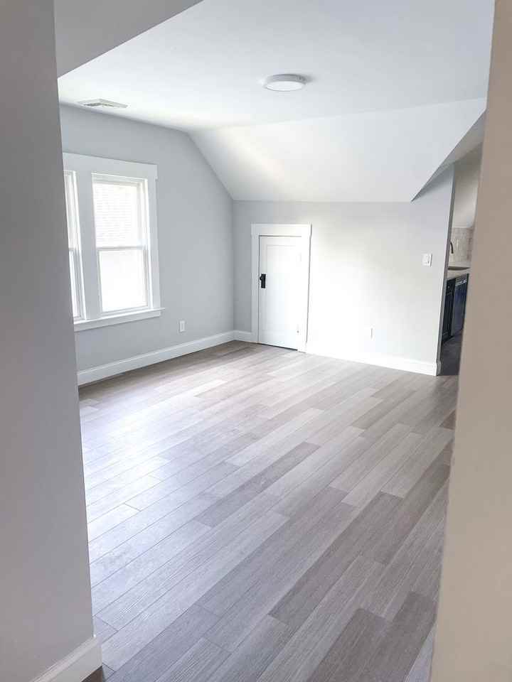 236 Nicoll St - Photo 3 of 33