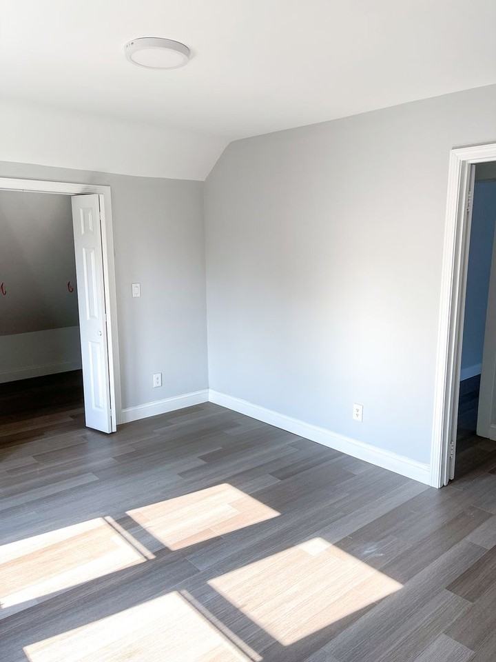 236 Nicoll St - Photo 4 of 33