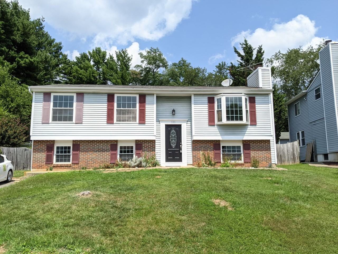 111 Cloverdale Ct - Photo 2 of 48