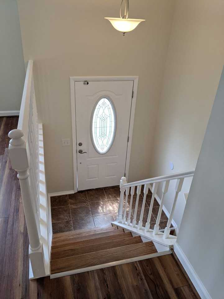 111 Cloverdale Ct - Photo 3 of 48