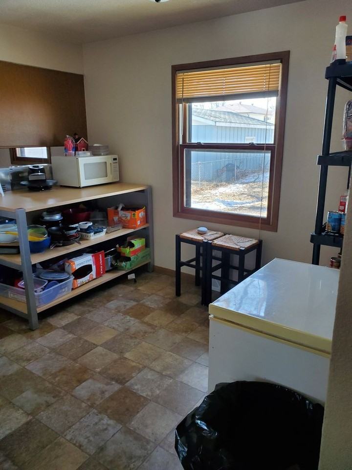 1122 18th St N - Photo 5 of 40