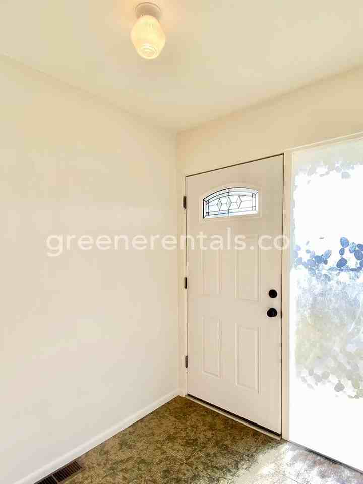 104 E Cedar Ave - Photo 3 of 18