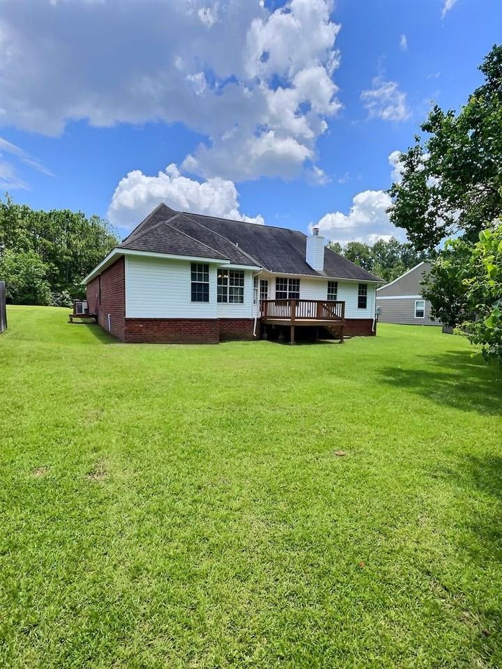 15053 Waterside Pl - Photo 3 of 16