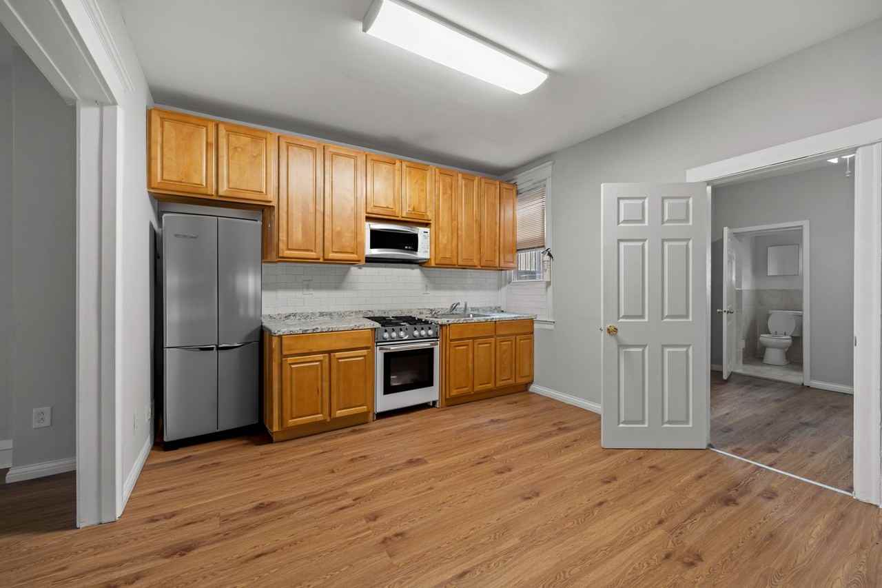 4804 C St - Photo 2 of 24