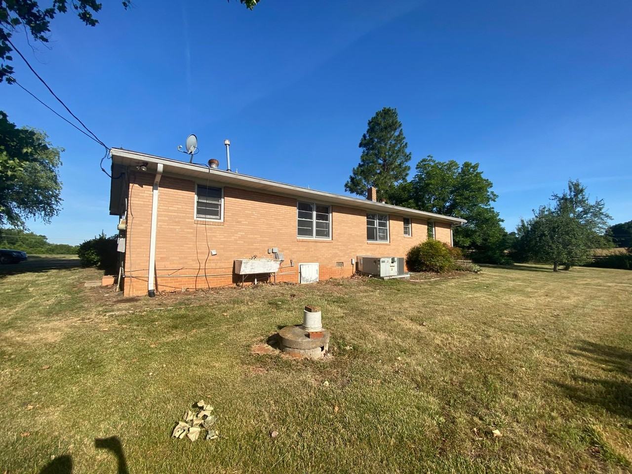2150 Stony Point Rd - Photo 3 of 40