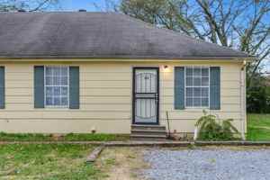 featured image of 122 S Ford St