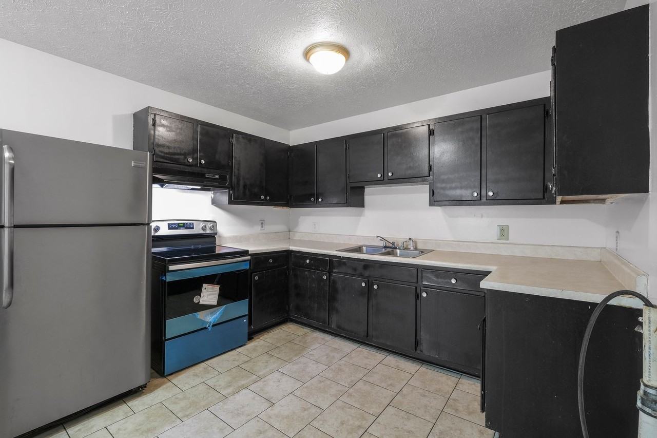 122 South Ford Street - Photo 5 of 12