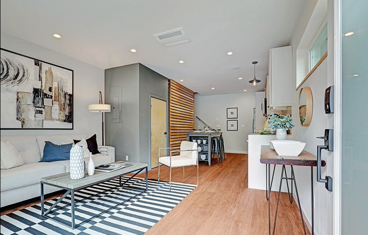 120 17th Ave E #A - Photo 2 of 16