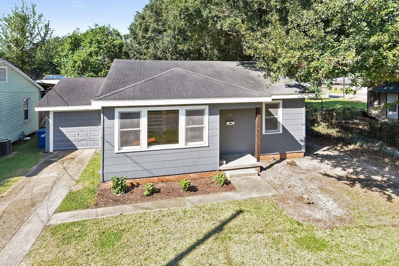 761 Saint Louis St - Photo 3 of 18