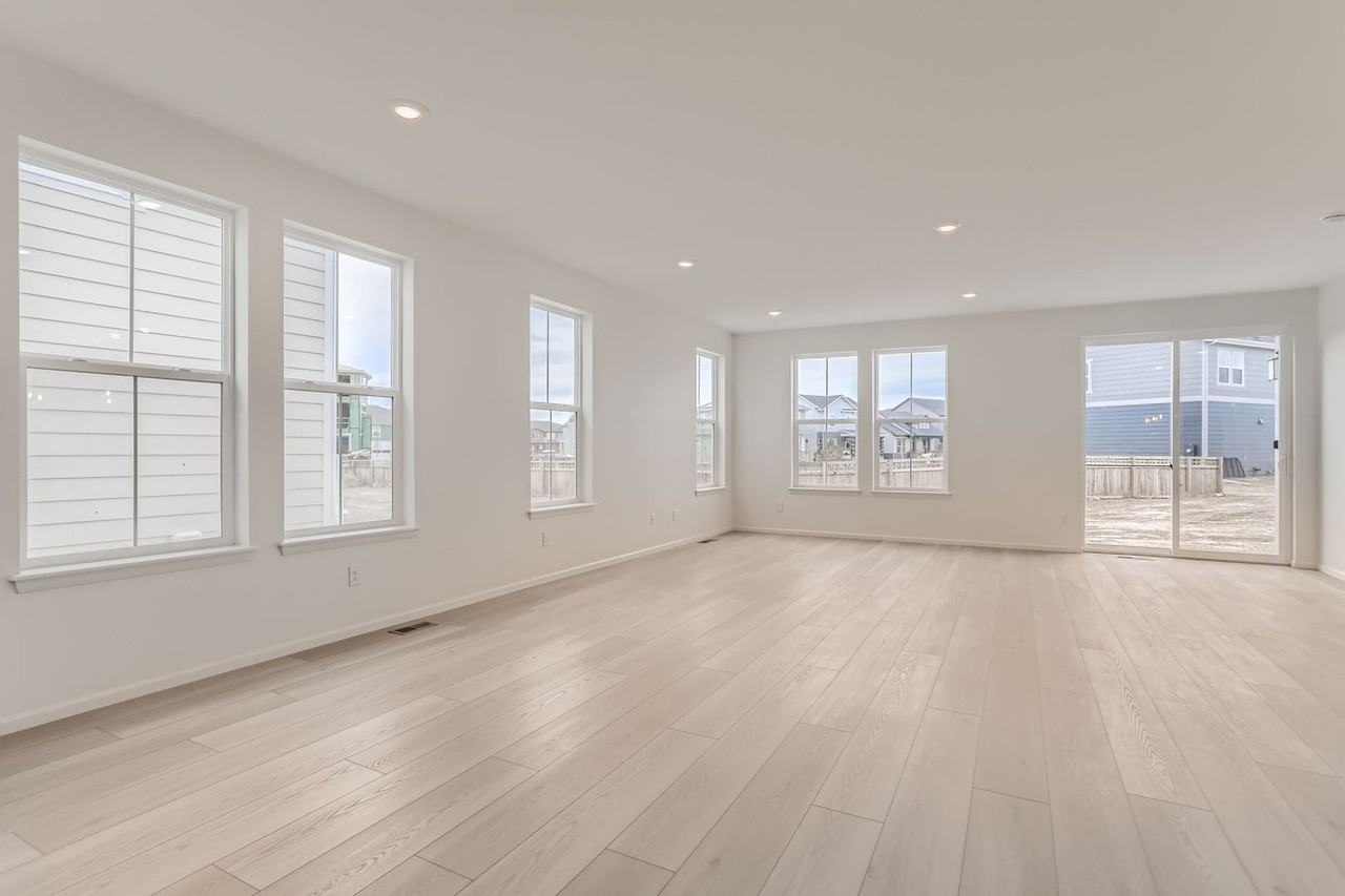 6085 N Malta St - Photo 3 of 11