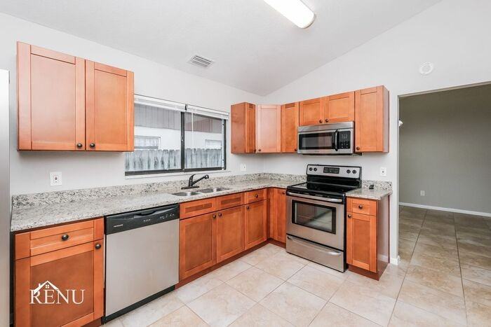 812 Black Knight Dr - Photo 3 of 17