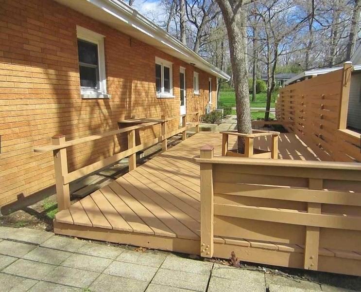 1616 Howard St - Photo 3 of 12