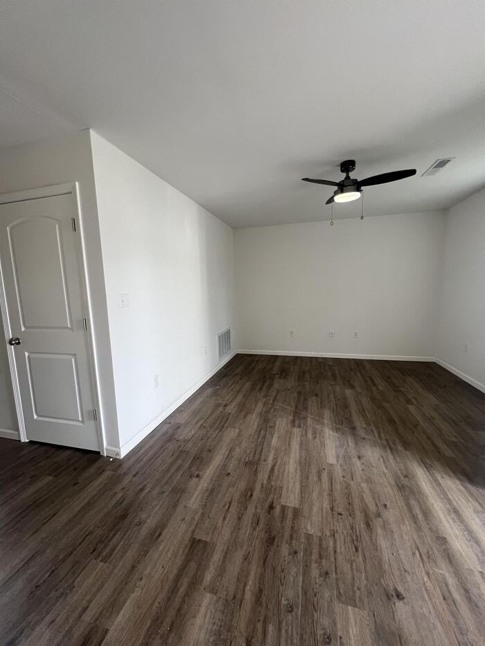 13 S Center St - Photo 3 of 6