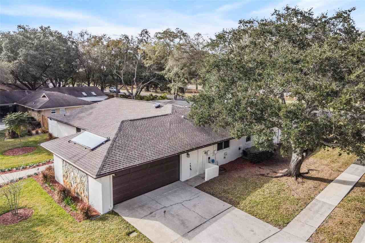 1 Fernery Ln - Photo 2 of 44