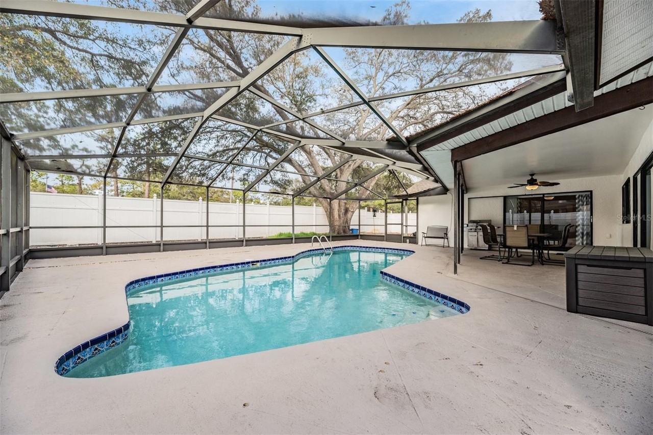 1 Fernery Ln - Photo 5 of 44