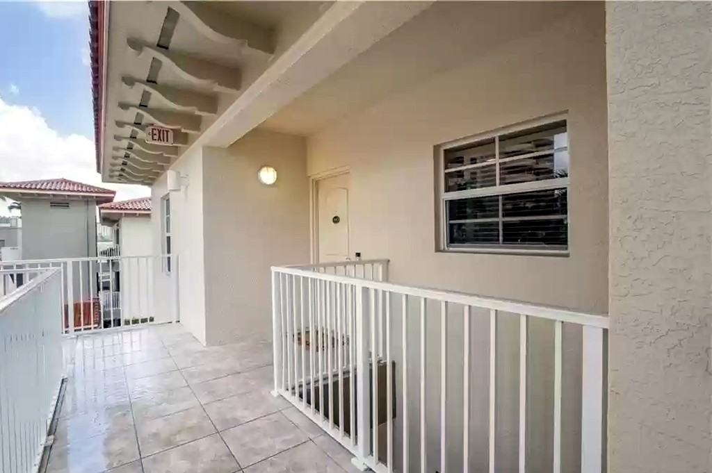 2110 W 1st St #301 - Photo 4 of 40