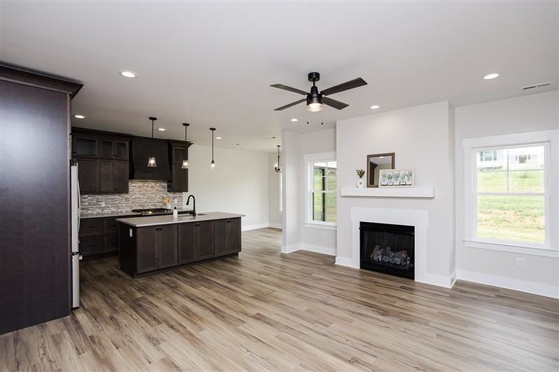 18 Kiley Ln #18 - Photo 3 of 28