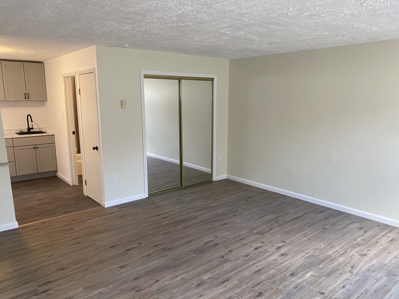 1447 State Ave #3 - Photo 2 of 10