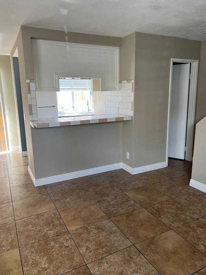 655 E Washington Ave #D - Photo 6 of 24