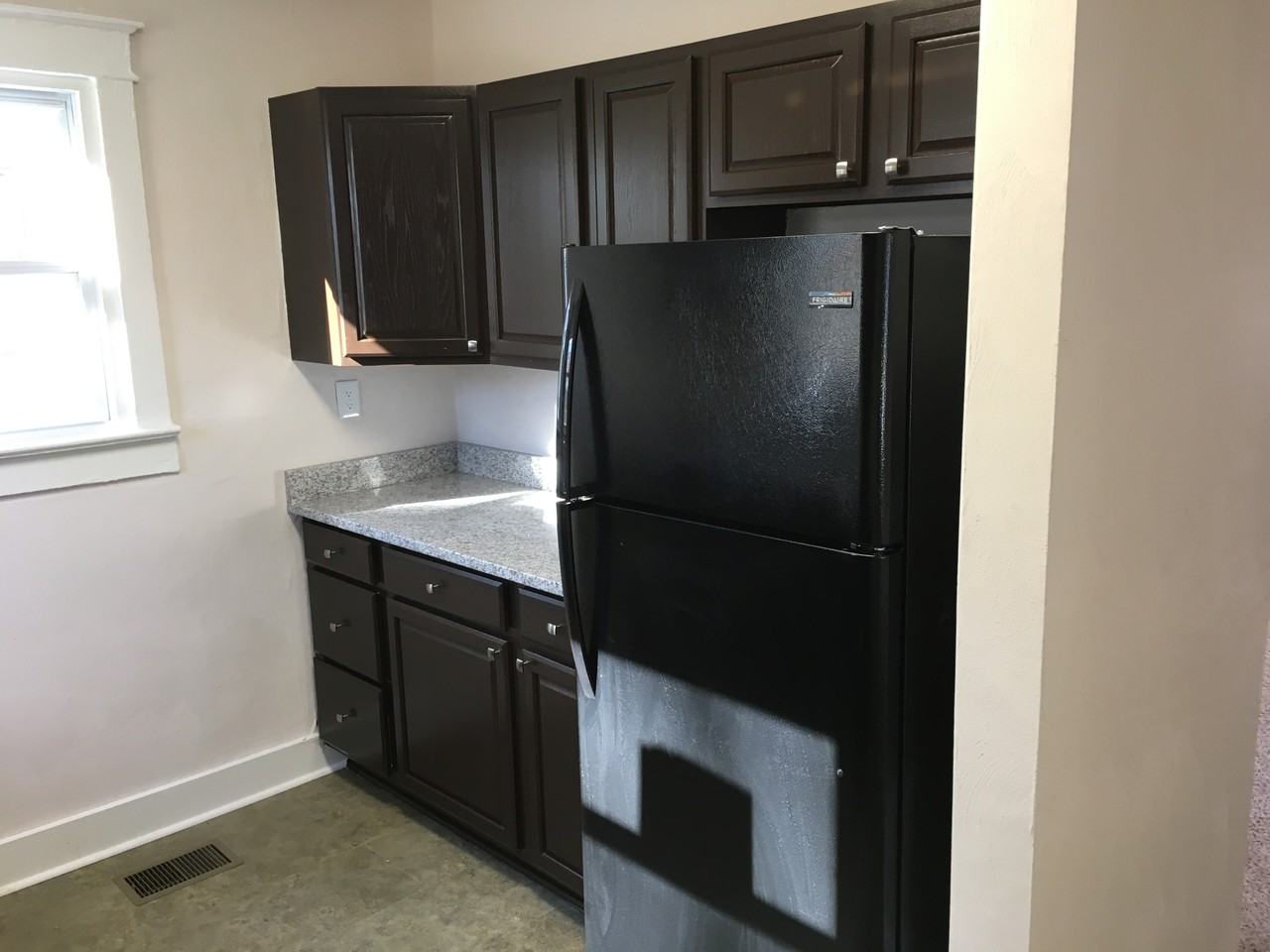 1305 W 27th St #NA - Photo 4 of 15