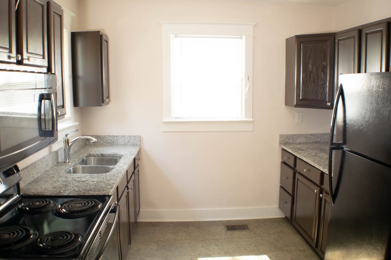 1305 W 27th St #NA - Photo 5 of 15