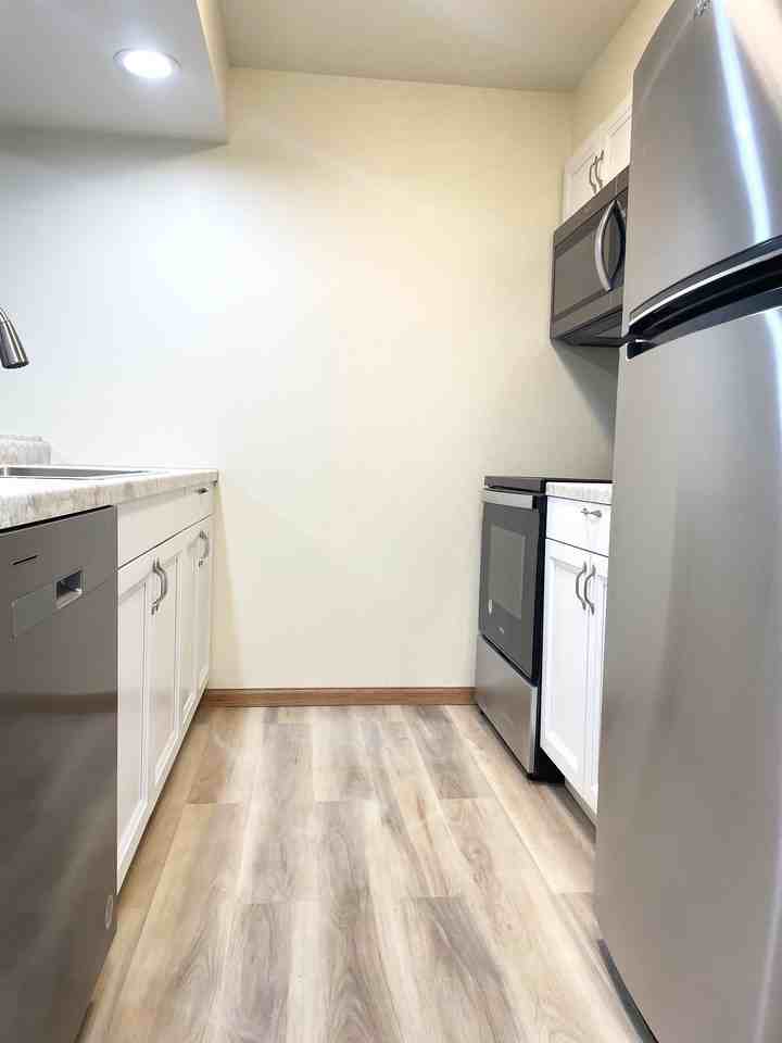 2411 Tawhee Dr #104 - Photo 3 of 18